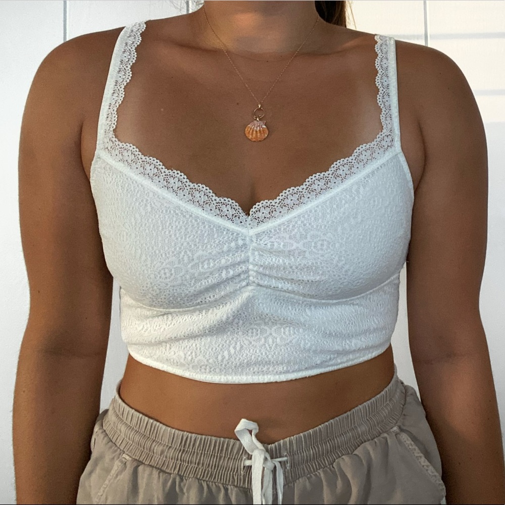 GILLY HICKS lace bralette